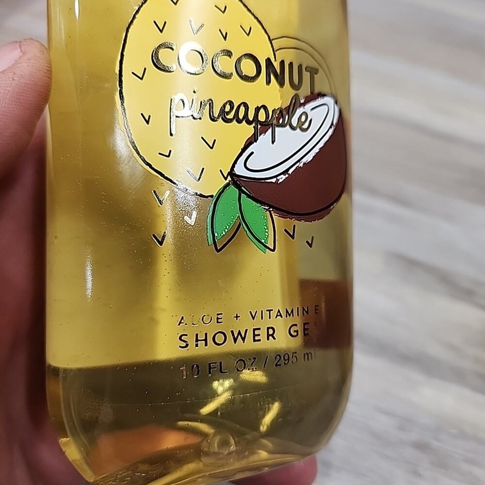 BATH & BODY WORKS COCONUT PINEAPPLE SHOWER GEL X 2, & Fragrance Mist Lot - Picture 7 of 7